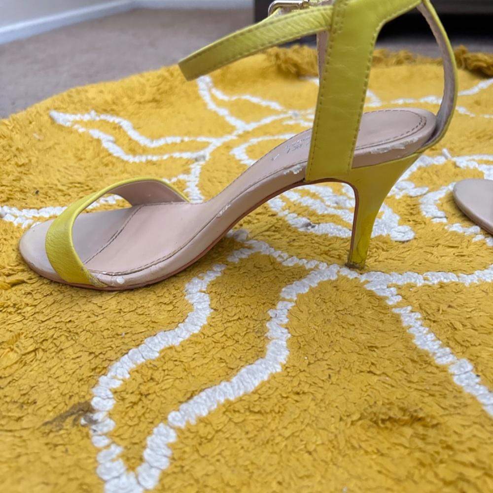 Yellow heels - Picture 3 of 4